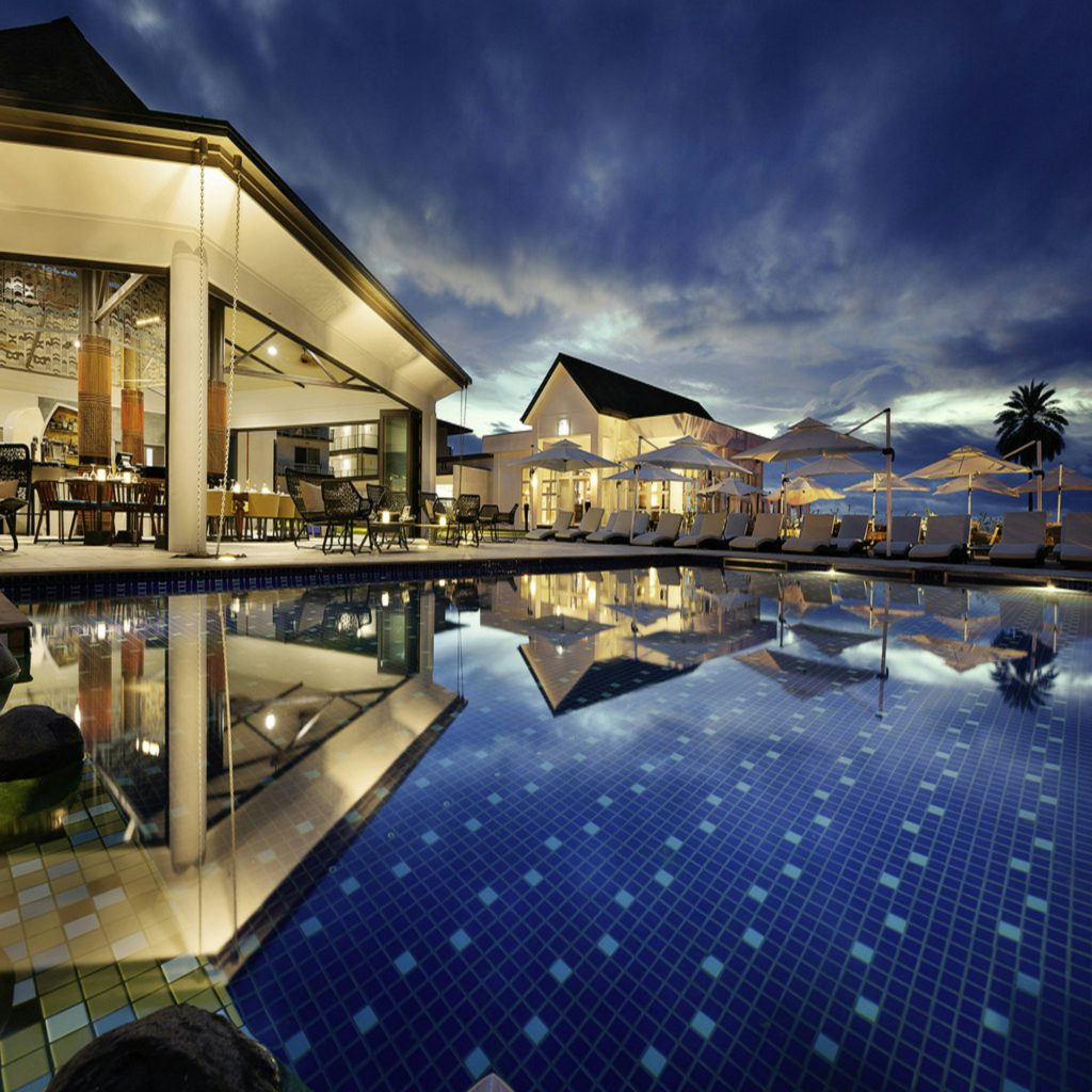 Paramount Bay Upper Penthouse — pool